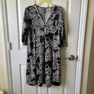Womens black & white dress with working zipper and 3/4 sleeves